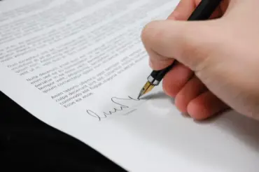 Contrat prestataire mariage au Maroc : 10 clauses essentielles