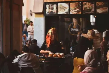 Faire venir un traiteur français au Maroc : bonne idée en 2026 ?