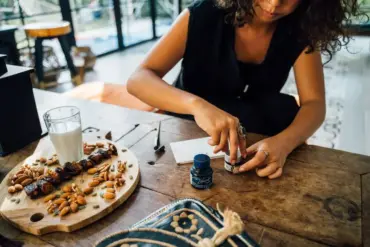 Gérer les restrictions alimentaires halal, végan, casher lors d'un événement au Maroc