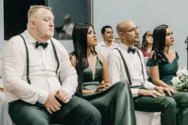 Guide vestimentaire pour les invités d'un mariage au Maroc