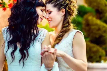 Mariage LGBTQ+ à l'étranger : alternatives à Marrakech à connaître