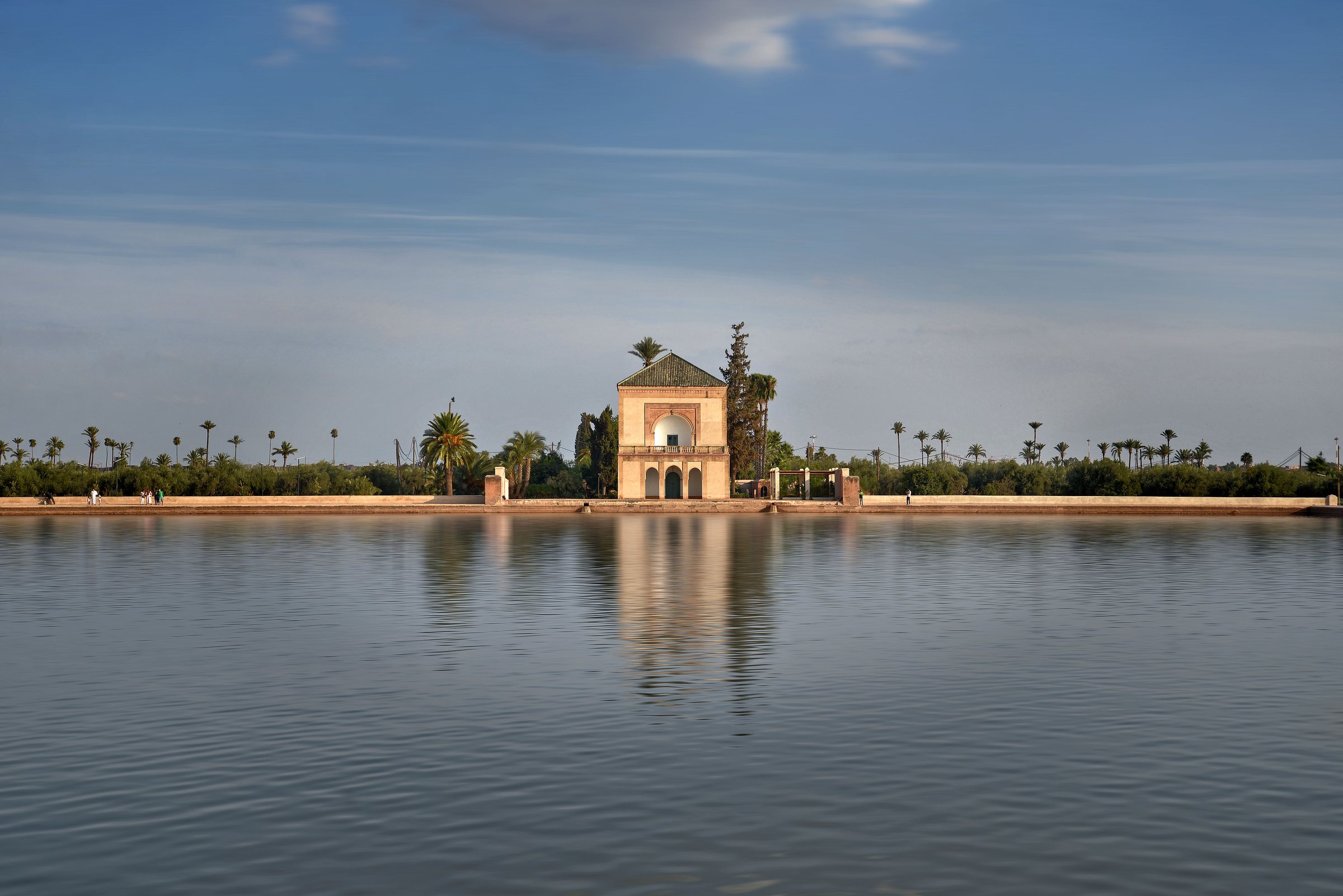 Pavillon de la Ménara se reflétant dans le bassin, Marrakech